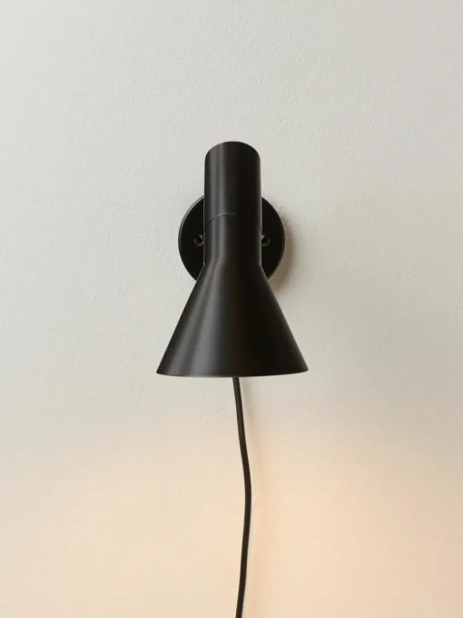 Wandleuchte AJ mit Stecker